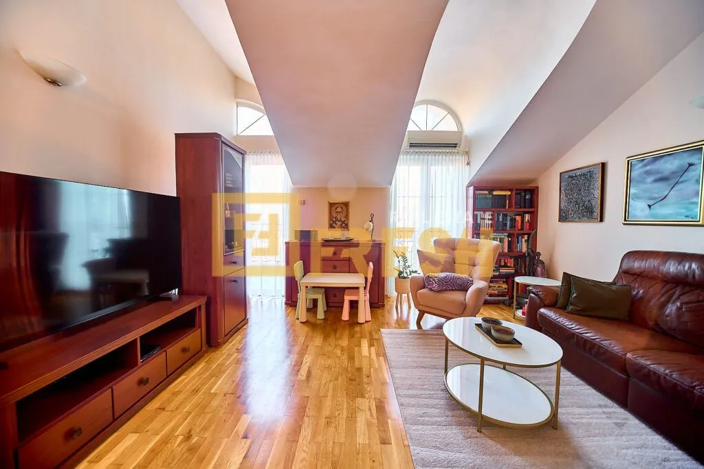 Prodaja, dvosoban stan, 64m², Stara Varoš, Podgorica