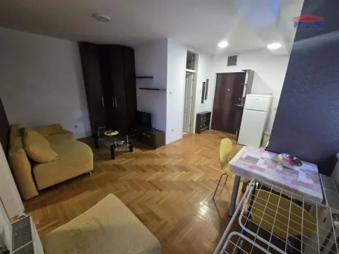 Rent, one bedroom apartment, 35m², Socijalno, Novi Sad Sve Podlokacije - image 1