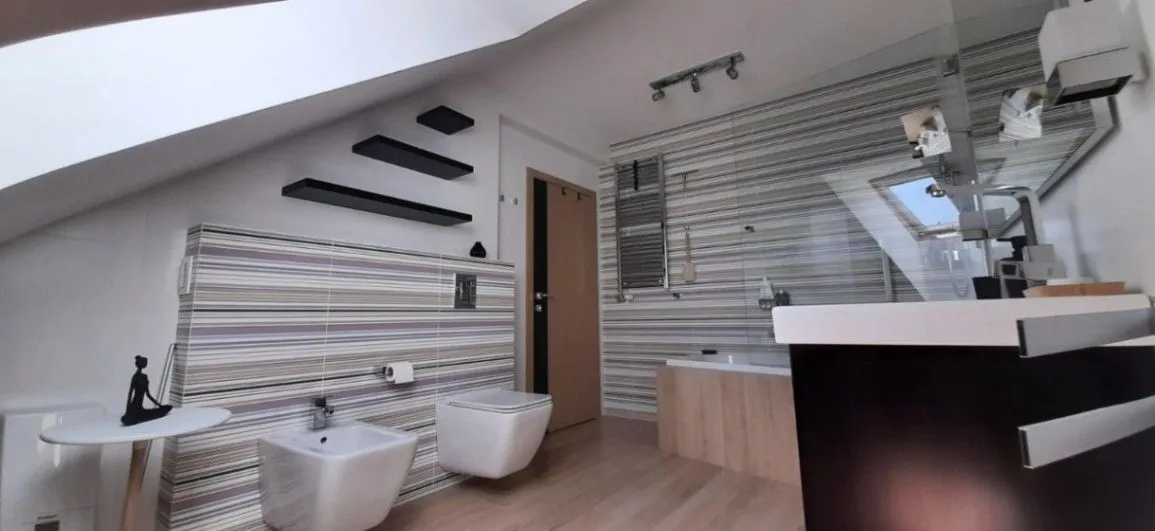 Prodaja, trosoban stan, 240m², Centar, Novi Sad