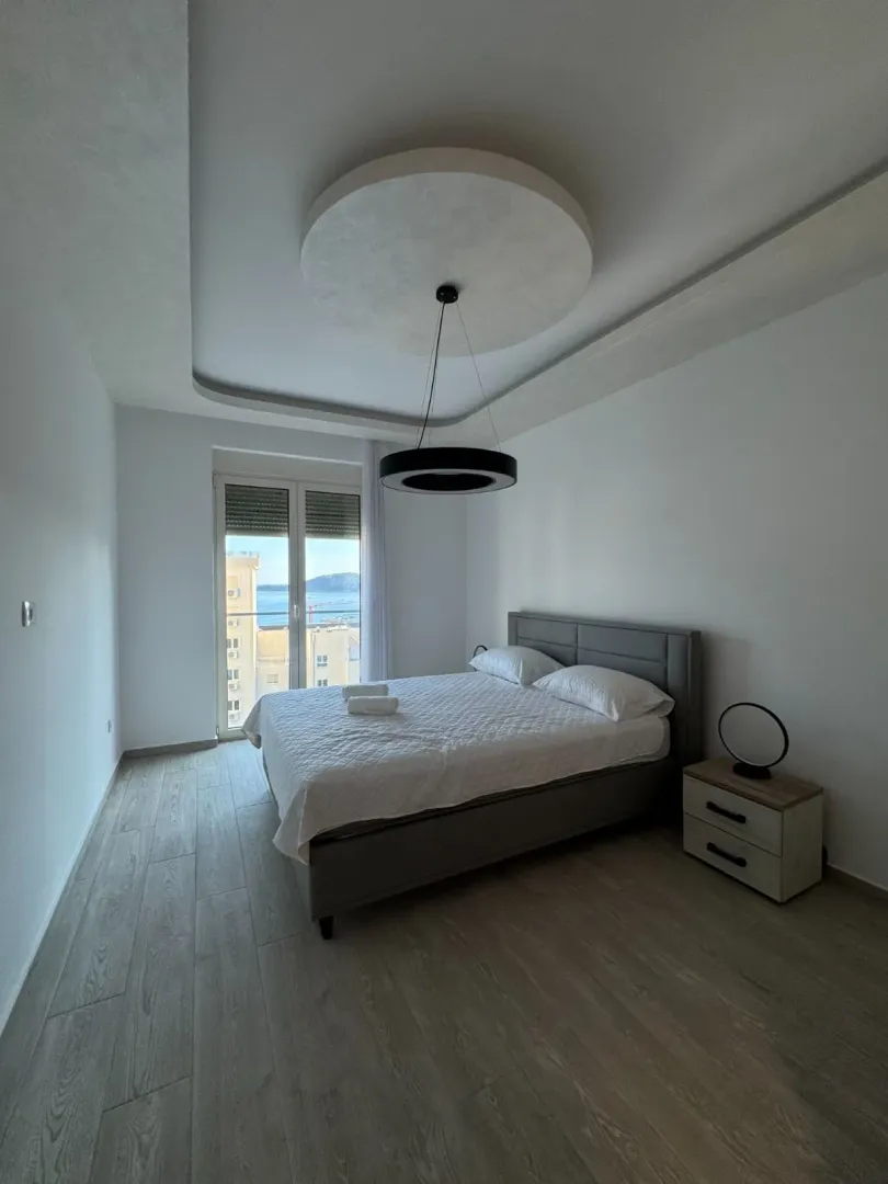 Izdavanje, dvosoban stan, 74m², Bečići, Budva