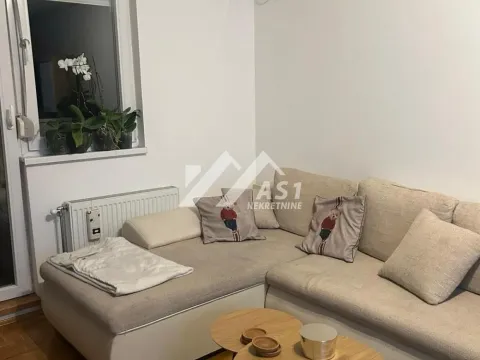 Stan in Bulevar Evrope