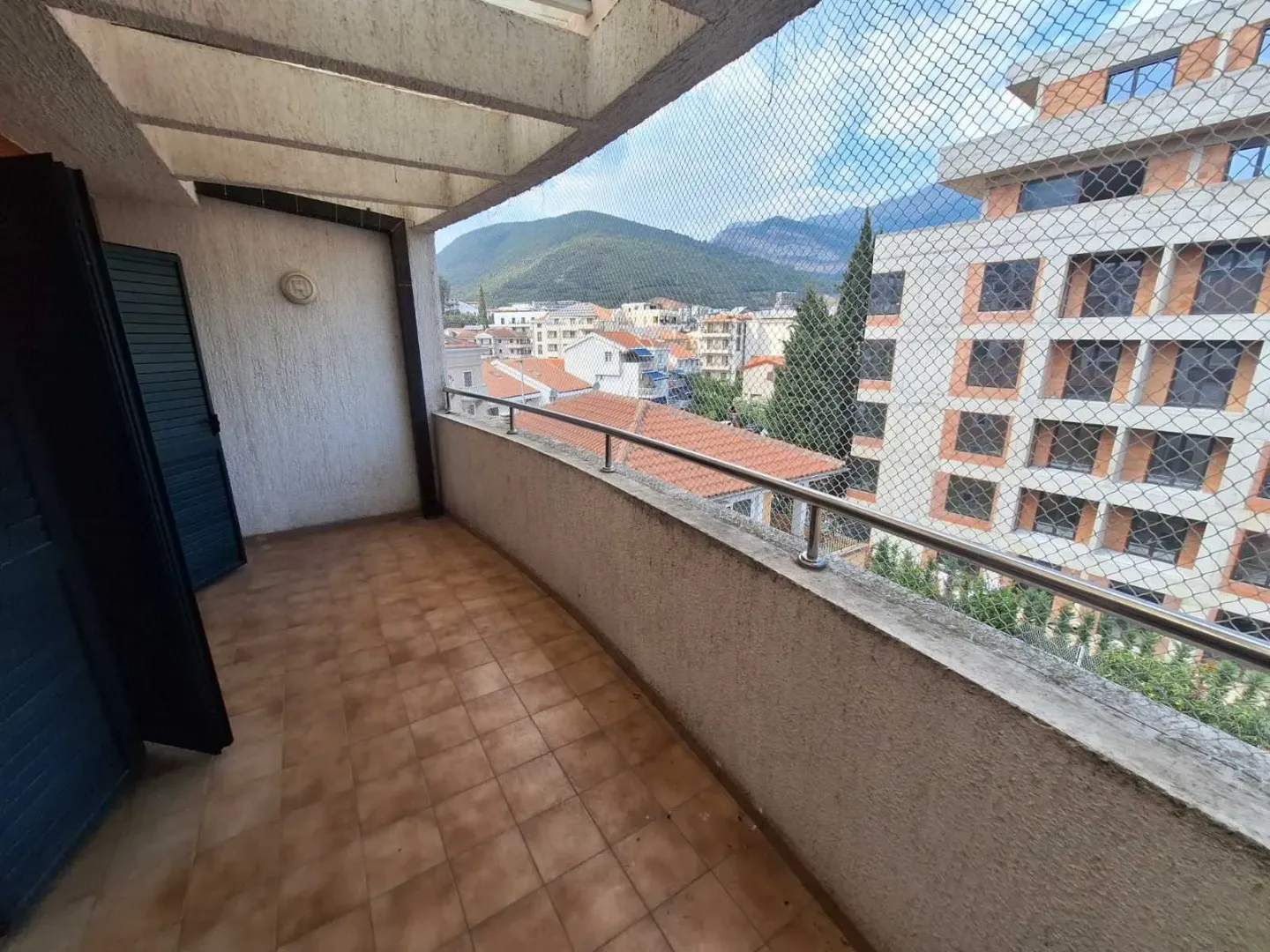 Rent, three bedroom apartment, 81m², Centar, Budva