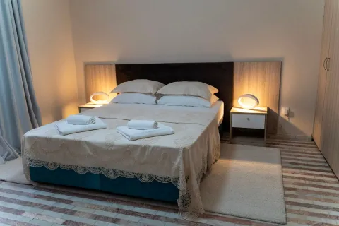 Izdavanje, kuća, 200m², Sveti Stefan, Budva - image 5