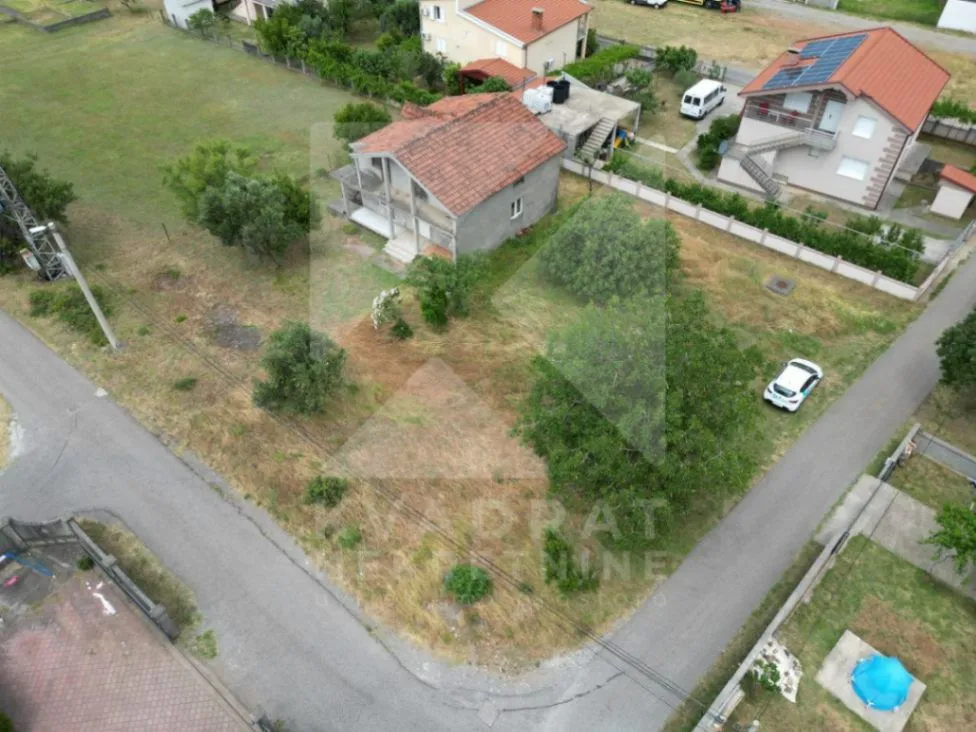 Prodaja, kuća, 202m², Zlatica, Podgorica