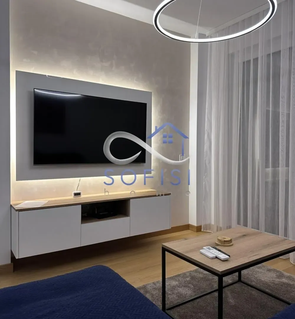 Izdavanje, dvosoban stan, 65m², Centar, Novi Sad