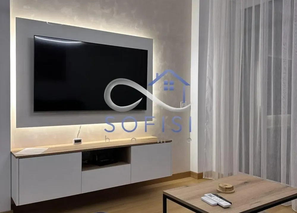 Izdavanje, dvosoban stan, 65m², Centar, Novi Sad