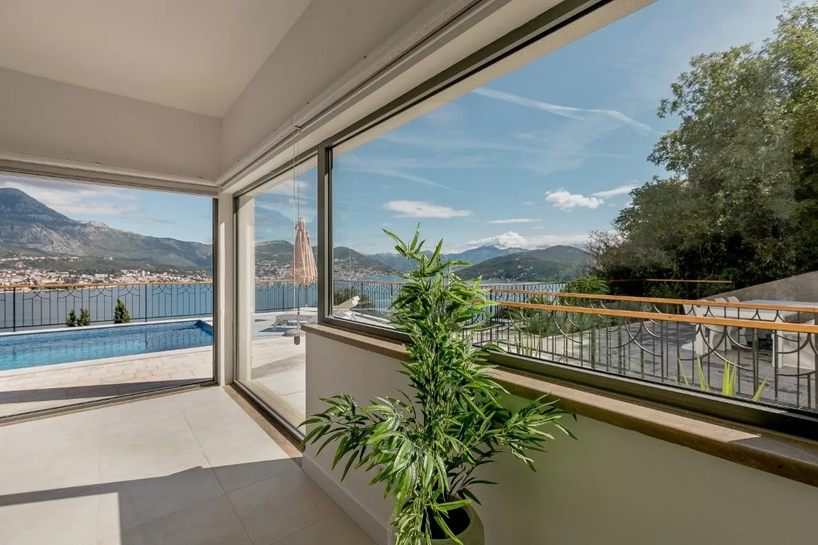 Prodaja, kuća, 236m², Njivice, Herceg Novi