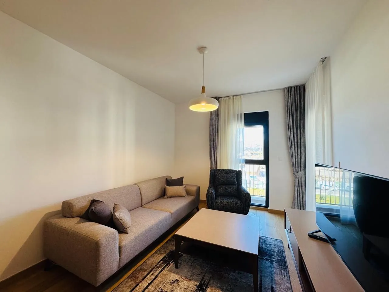 Izdavanje, jednosoban stan, 47m², City Kvart, Podgorica
