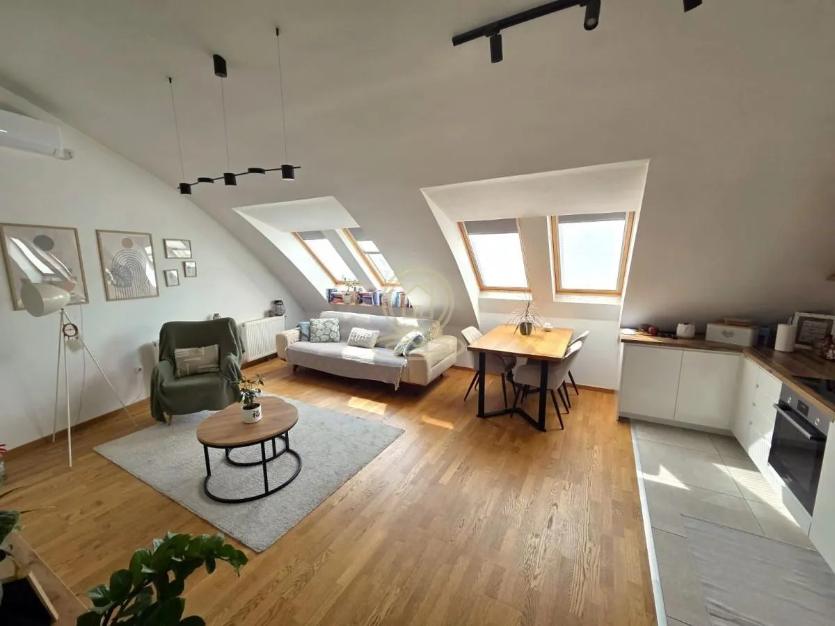 Prodaja, trosoban stan, 86m², Petrovaradin, Novi Sad