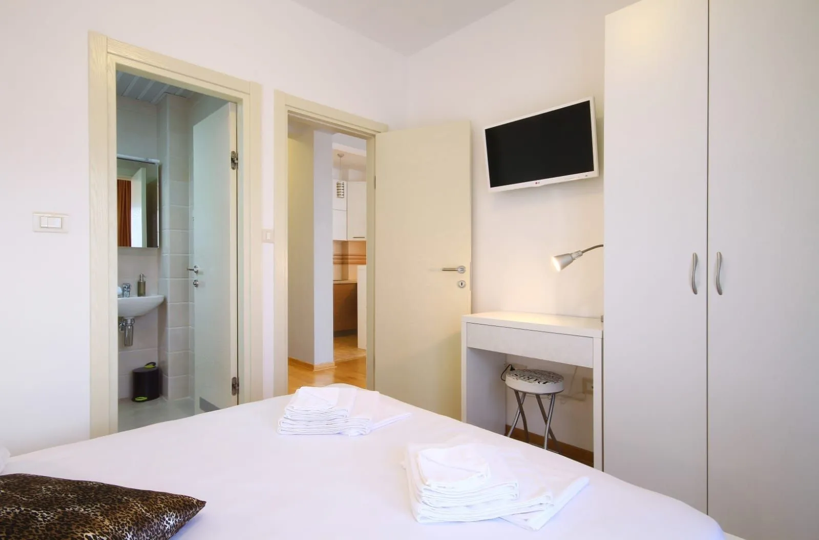 Rent, two bedroom apartment, 75m², Centar, Budva