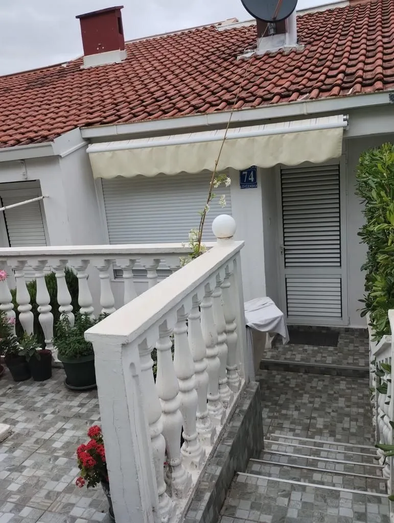 Prodaja, dvosoban stan, 47m², Krašići, Tivat