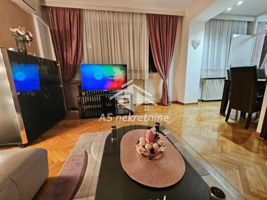 Izdavanje, trosoban stan, 85m², Slavija, Vračar Sve Podlokacije