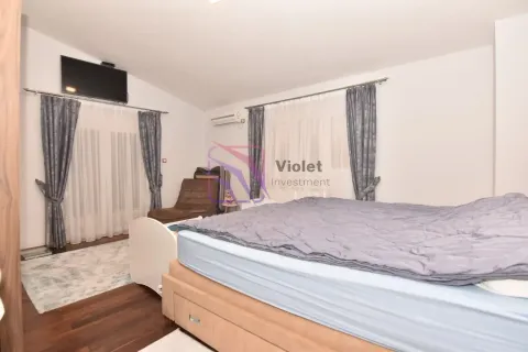 Prodaja, kuća, 175m², Velje Brdo, Podgorica - image 7
