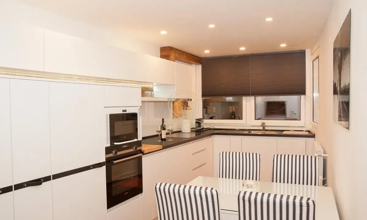 Izdavanje, dvosoban stan, 56m², Stari Grad, Beograd