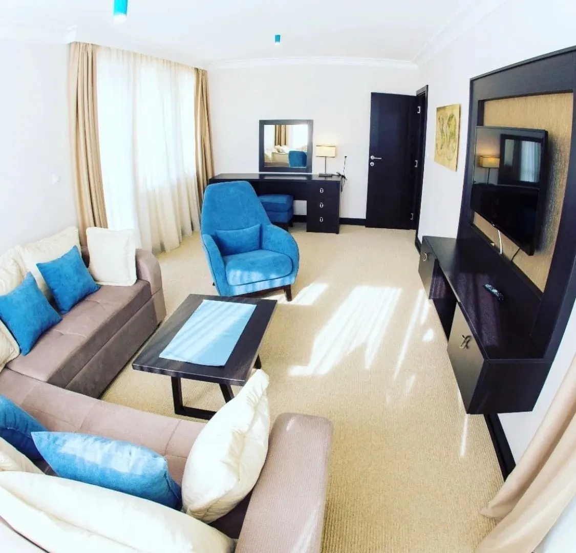 Izdavanje, ugostiteljski objekat, 700m², Bečići, Budva