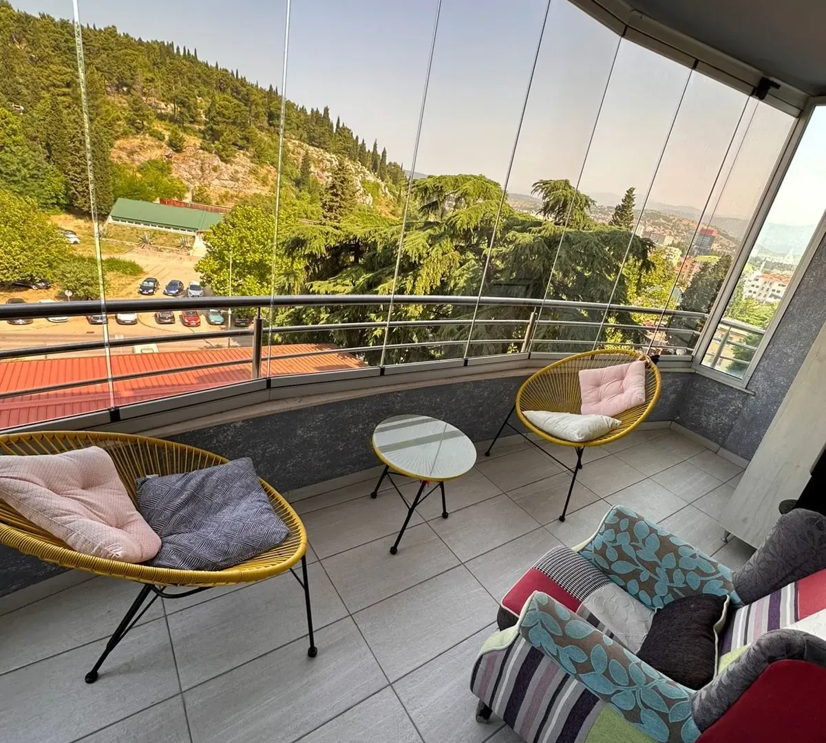 Izdavanje, dvosoban stan, 60m², Pobrežje, Podgorica