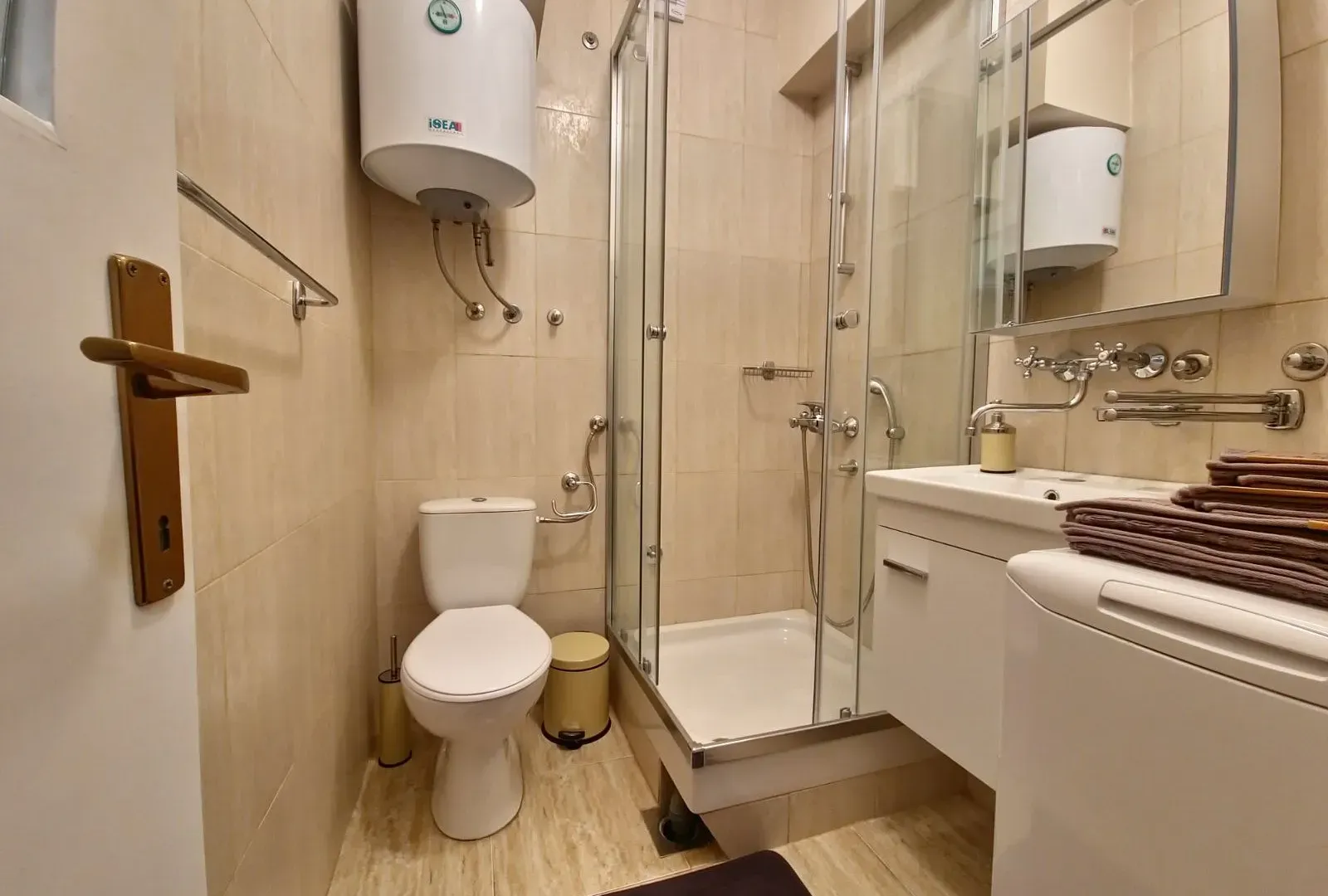 Izdavanje, jednosoban stan, 40m², Budva, Crna Gora