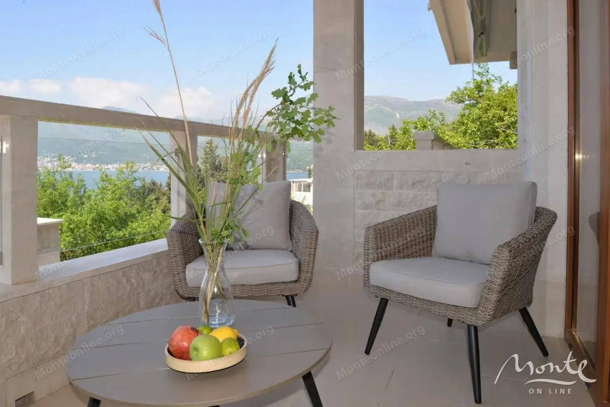 Prodaja, dvosoban stan, 110m², Donja Lastva, Tivat