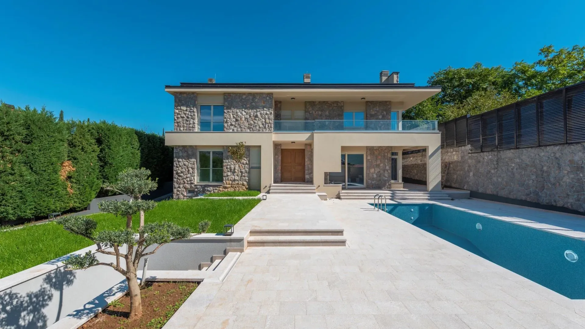 Sale, house, 492m², Mareza, Podgorica