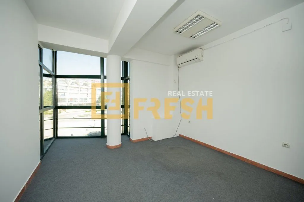 Rent, office space, 1000m², Centar, Podgorica