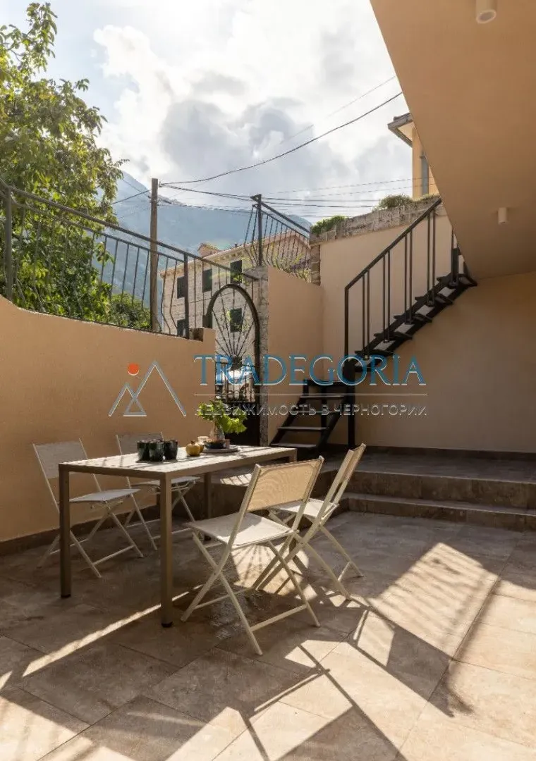 Prodaja, kuća, 170m², Škaljari, Kotor