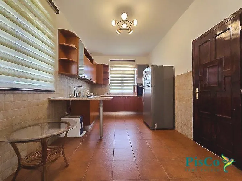 Izdavanje, kuća, 280m², Zabjelo, Podgorica