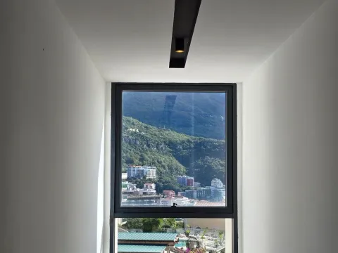 Sale, one bedroom apartment, 67m², Bečići, Budva - image 12