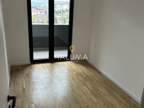 Prodaja, jednosoban stan, 43m², Stari Aerodrom, Podgorica - image 2