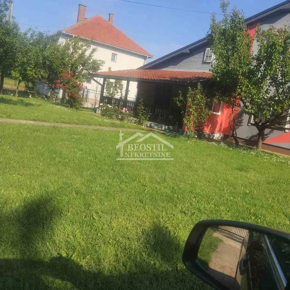 Prodaja, kuća, 204m², Vladimirci, Srbija