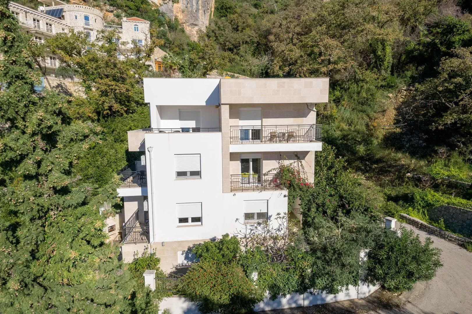 Sale, house, 400m², Perazića do, Budva