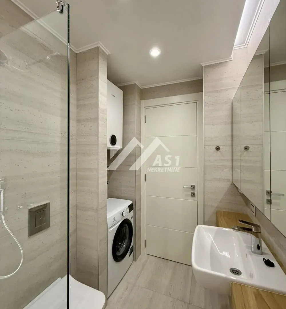 Izdavanje, dvosoban stan, 40m², Sajam, Novi Sad Sve Podlokacije