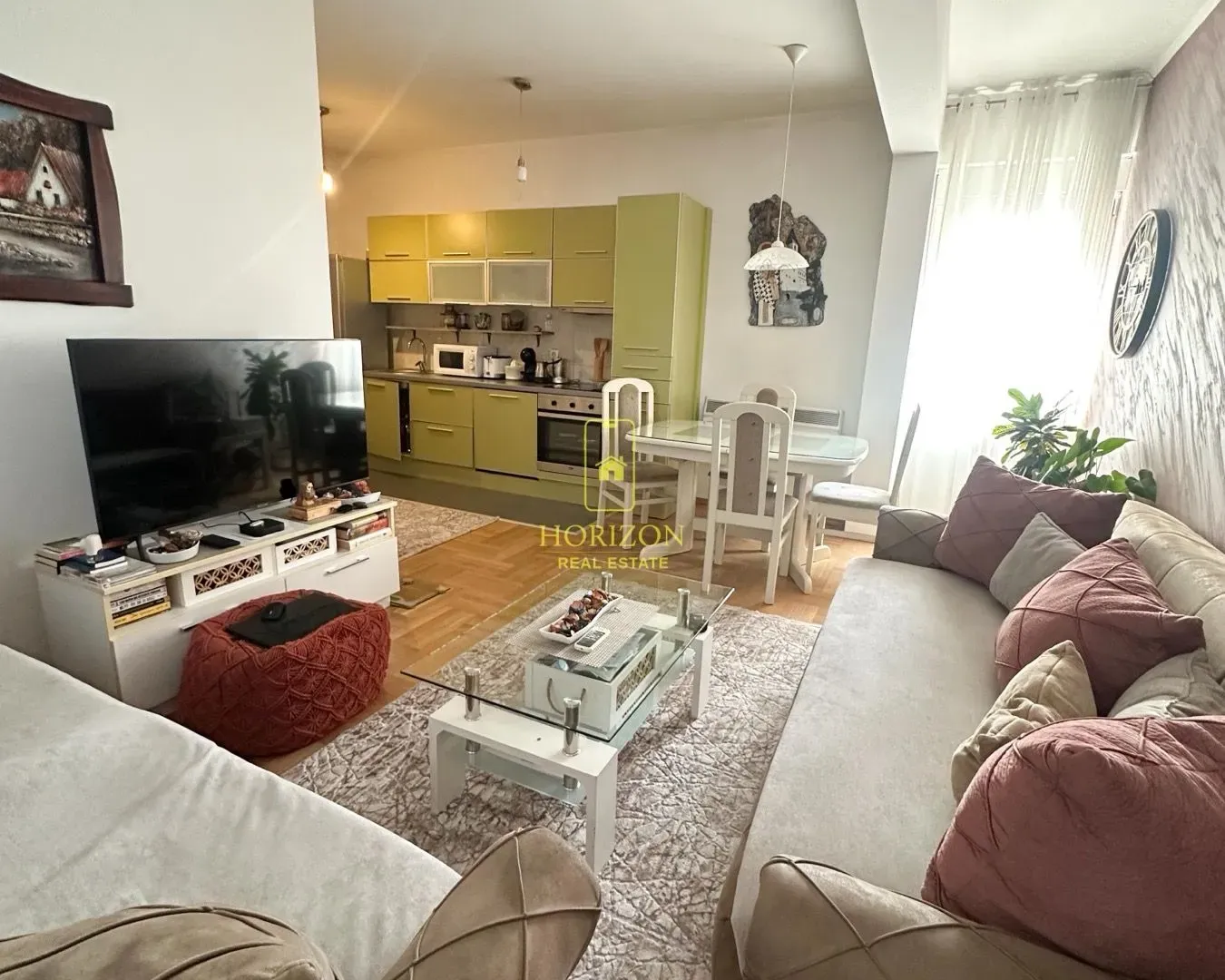 Prodaja, dvosoban stan, 72m², Momišići, Podgorica