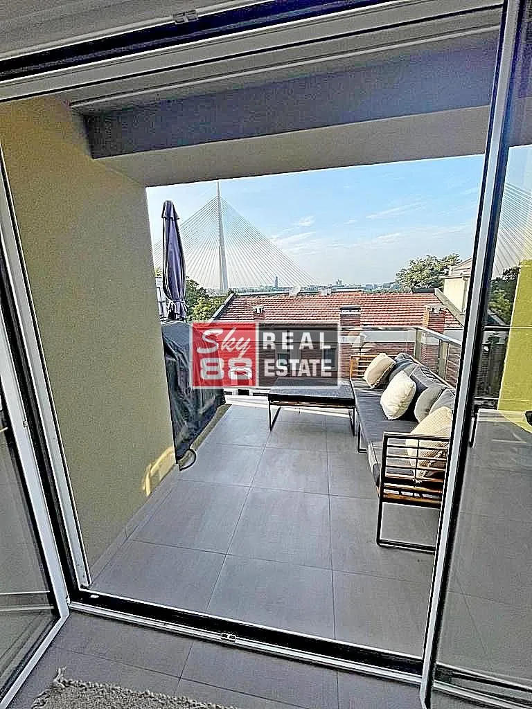 Izdavanje, stan, 180m², Senjak, Beograd