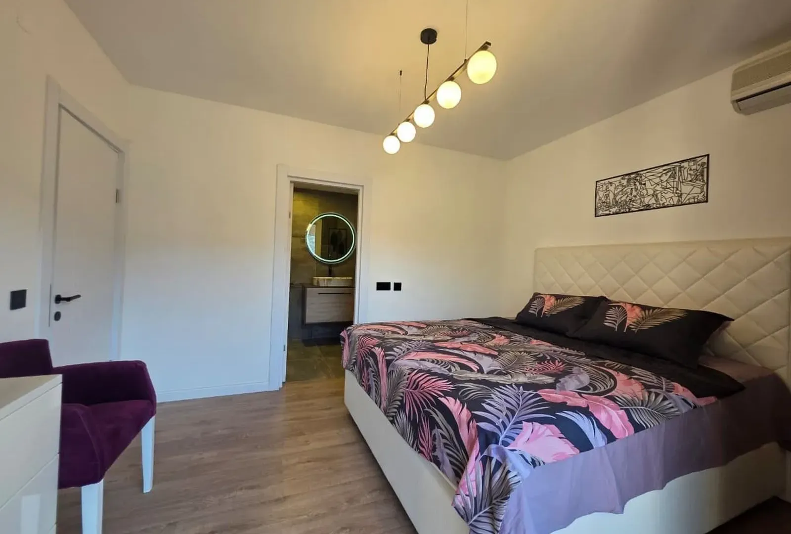 Sale, four bedroom apartment, 107m², Bečići, Budva