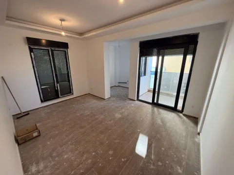 Prodaja, stan, 54m², Bar, Crna Gora - image 2