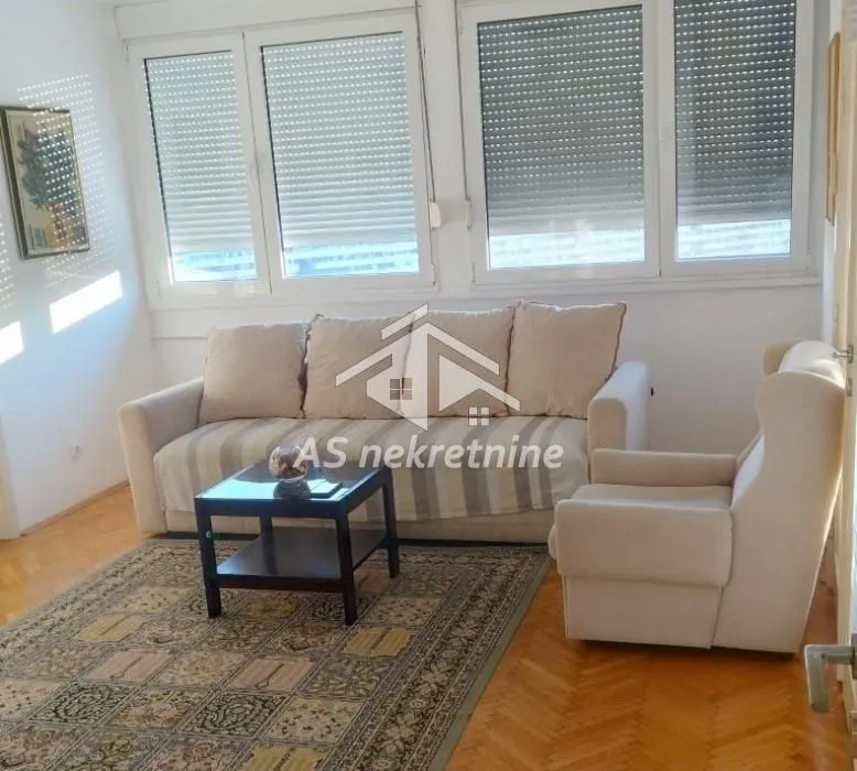 Izdavanje, trosoban stan, 70m², Novi Beograd Sve Podlokacije, Beograd
