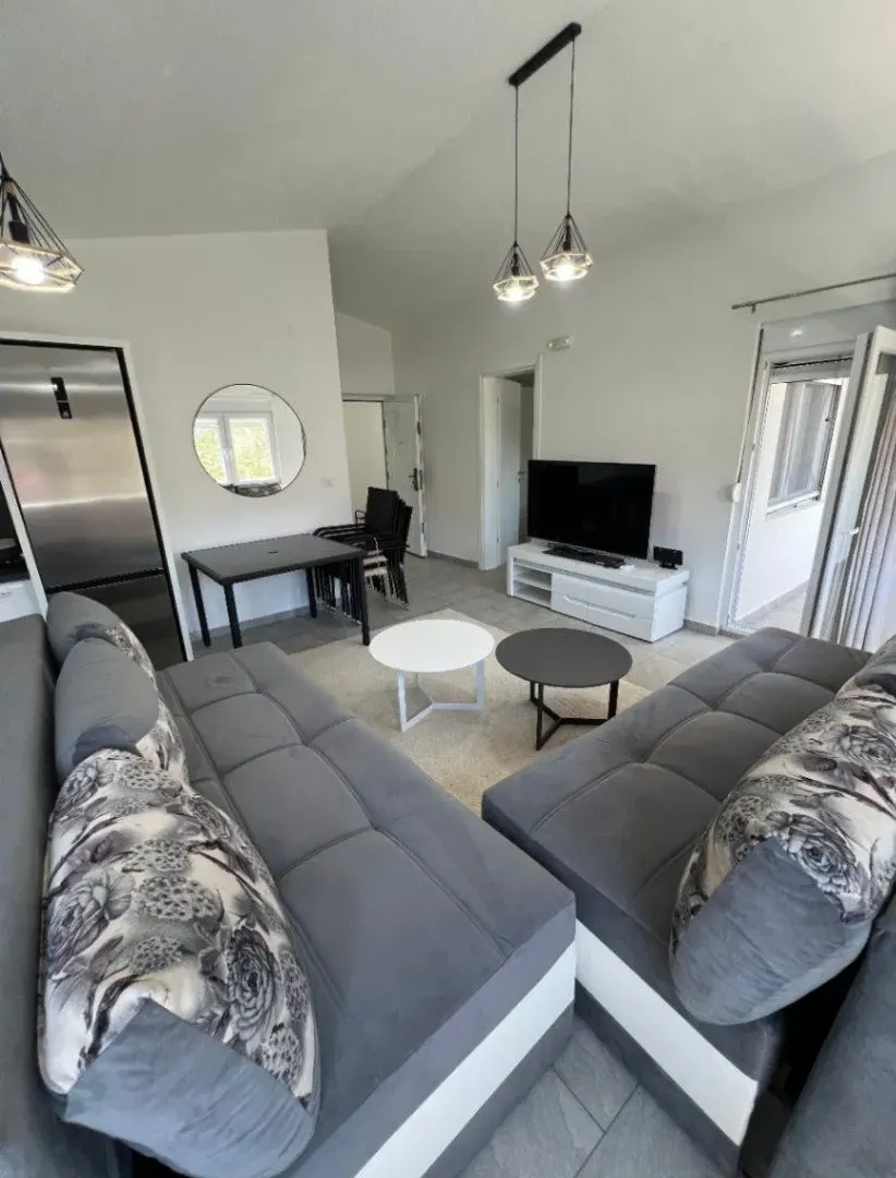 Rent, apartment, 92m², Dobre Vode, Bar
