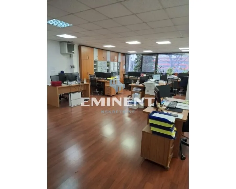 Izdavanje, poslovni prostor, 200m², Novi Beograd Blok 37, Novi Beograd Sve Podlokacije