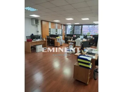 Poslovni prostor in Novi Beograd Blok 37