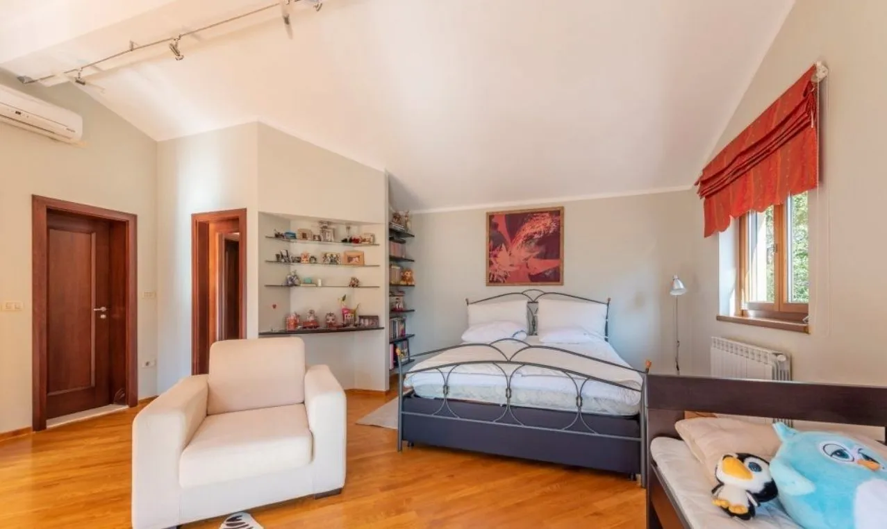 Prodaja, kuća, 305m², Orahovac, Kotor