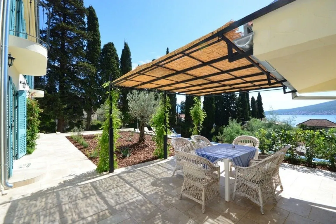 Prodaja, kuća, 184m², Baošići, Herceg Novi