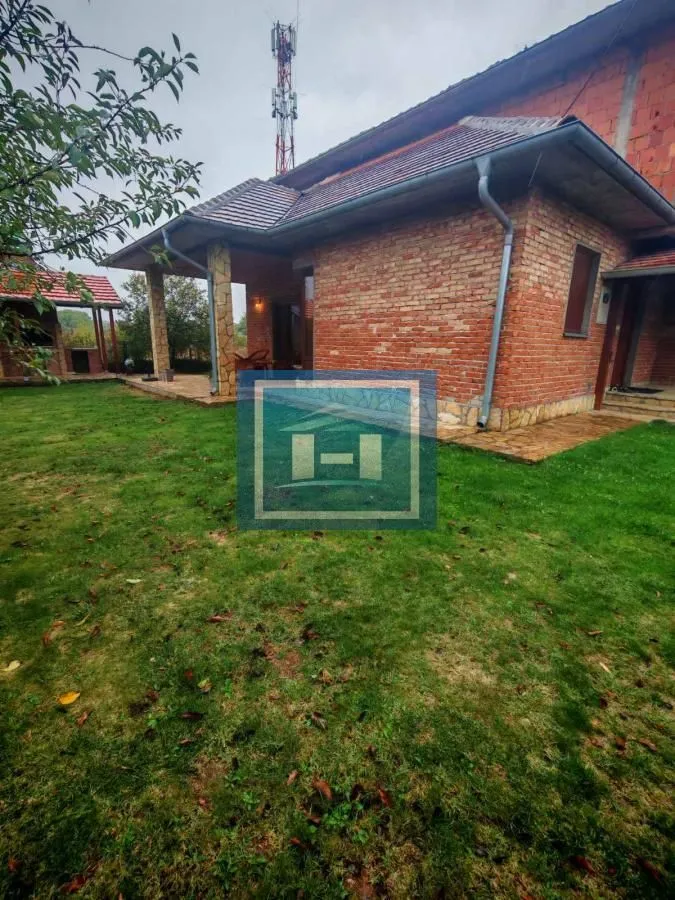 Prodaja, kuća, 204m², Gloždak, Paraćin