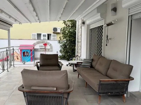 Rent, two bedroom apartment, 75m², Centar, Tivat - image 15