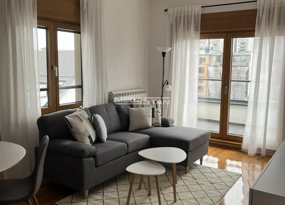 Izdavanje, jednosoban stan, 43m², Južni Bulevar, Vračar Sve Podlokacije