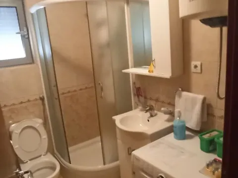 Izdavanje, dvosoban stan, 58m², Kotor, Crna Gora - image 5