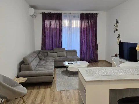 Rent, two bedroom apartment, 80m², Rafailovići, Budva - image 25