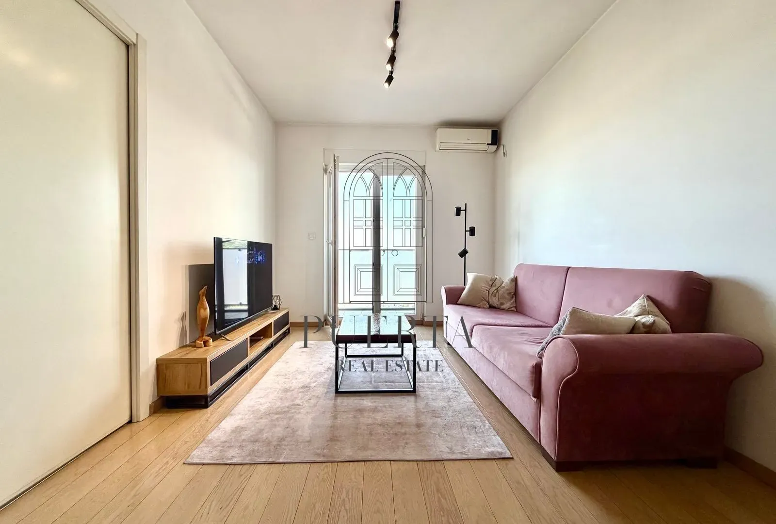 Prodaja, jednosoban stan, 44m², City Kvart, Podgorica