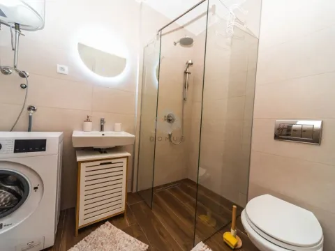 Izdavanje, jednosoban stan, 45m², Pobrežje, Podgorica - image 7