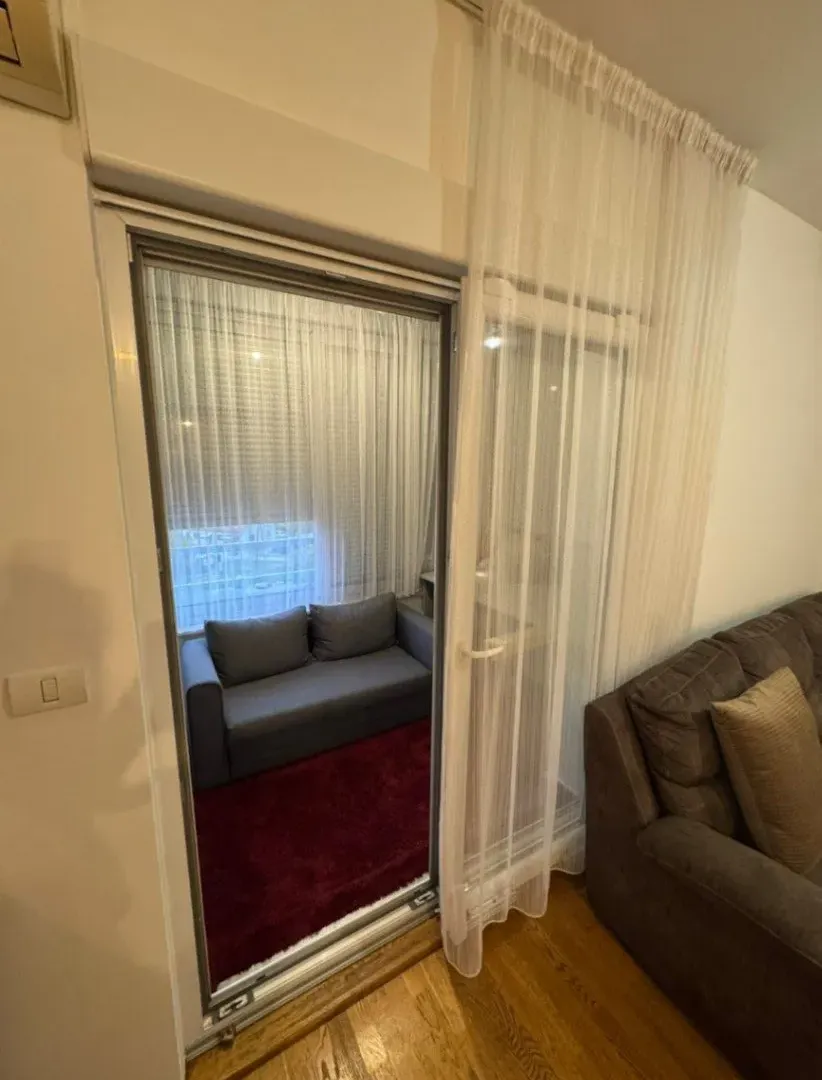 Izdavanje, dvosoban stan, 72m², City Kvart, Podgorica