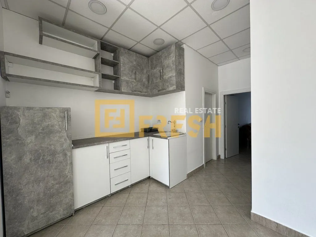 Rent, office space, 90m², Stari Aerodrom, Podgorica